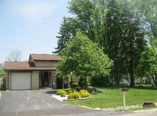 5647 Tennessee Ave, Clarendon Hills, IL