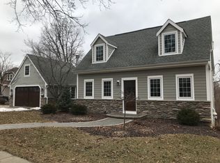 105 Riverview Dr, Waterford, WI 53185