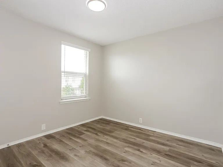 1711 Berkeley Dr — Photo 13