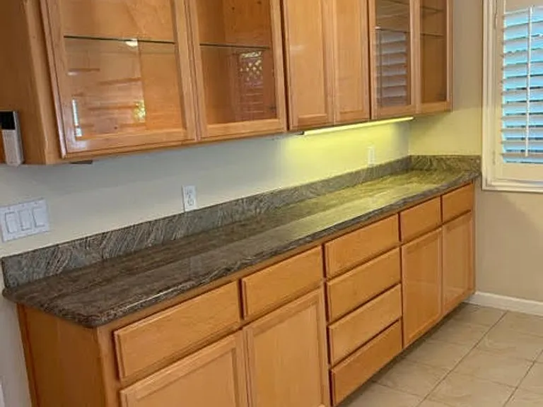 1204 Redcliff Dr — Photo 18