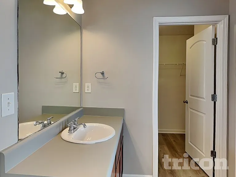 1289 Avington Glen Dr — Photo 8