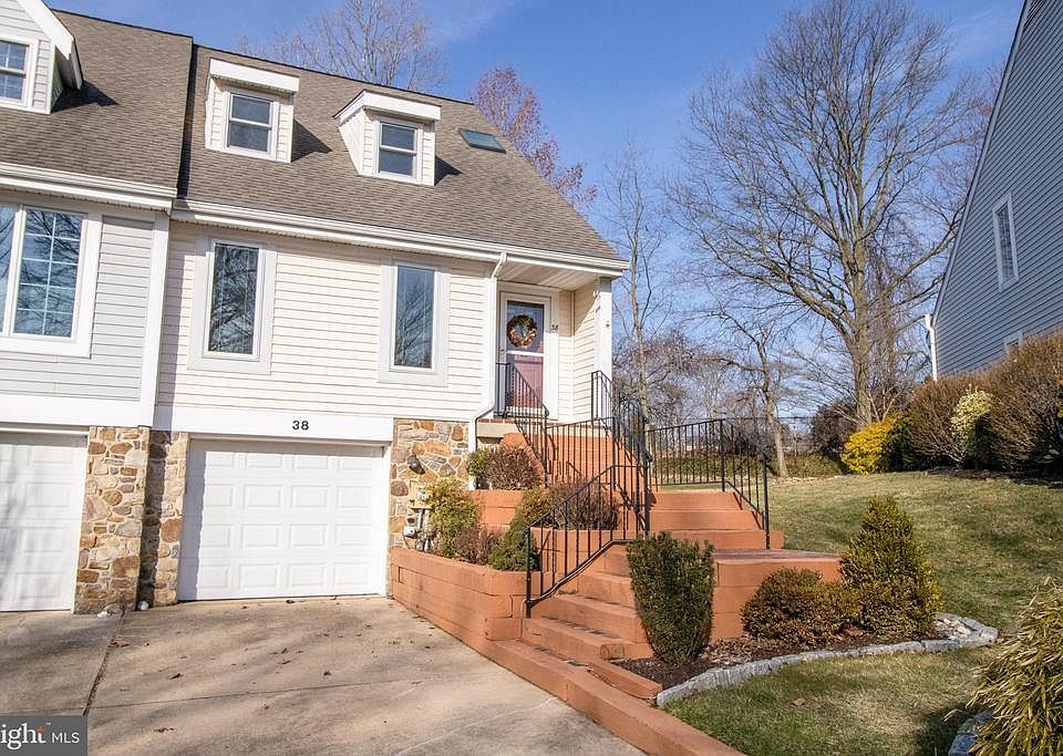 1st image of 38 Marsh Woods Ln