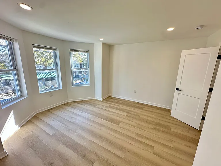 1446 N 60th St — Photo 25