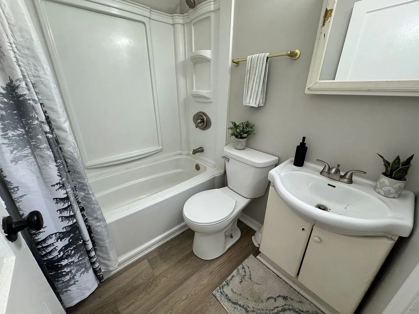 2 bed, 1 bath home for rent in Waterloo — Photo 2