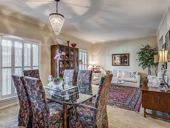 2nd image of 4320 Bellaire St #204