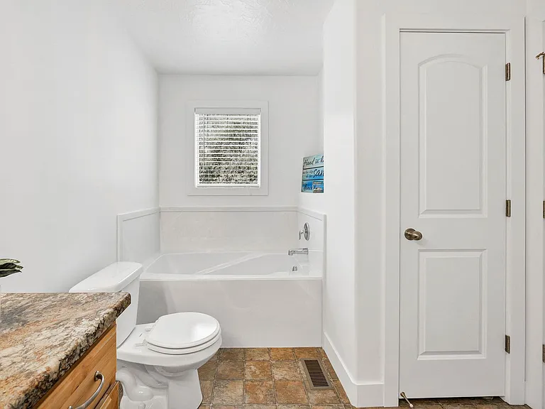 2485 S 1296 W — Photo 13