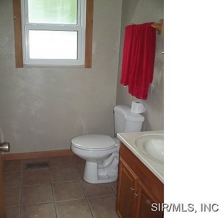 4th image of 803 Ward St