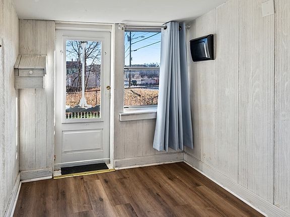 2nd image of 229 Sterling St