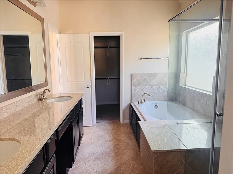 10009 Spring Shadows Park Cir — Photo 14