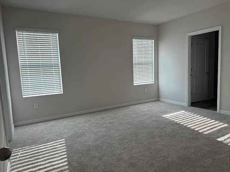 Hilltop Cir — Photo 6