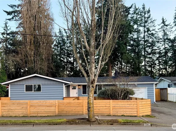 3711 Grandview Drive W, University Place, WA 98465