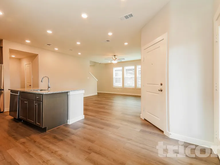 2540 Finch Hollow Dr — Photo 7