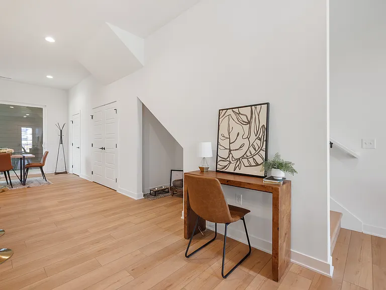 1105 SW 11th St — Photo 7