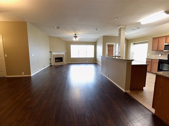2nd image of 1006 Abigail Dr