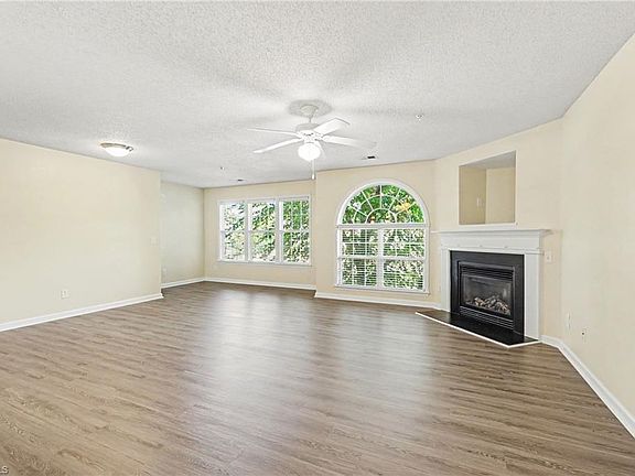 3rd image of 2600 Pennoak Way APT H