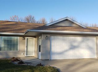 151 Ridgeview Dr, Pipestone, MN 56164