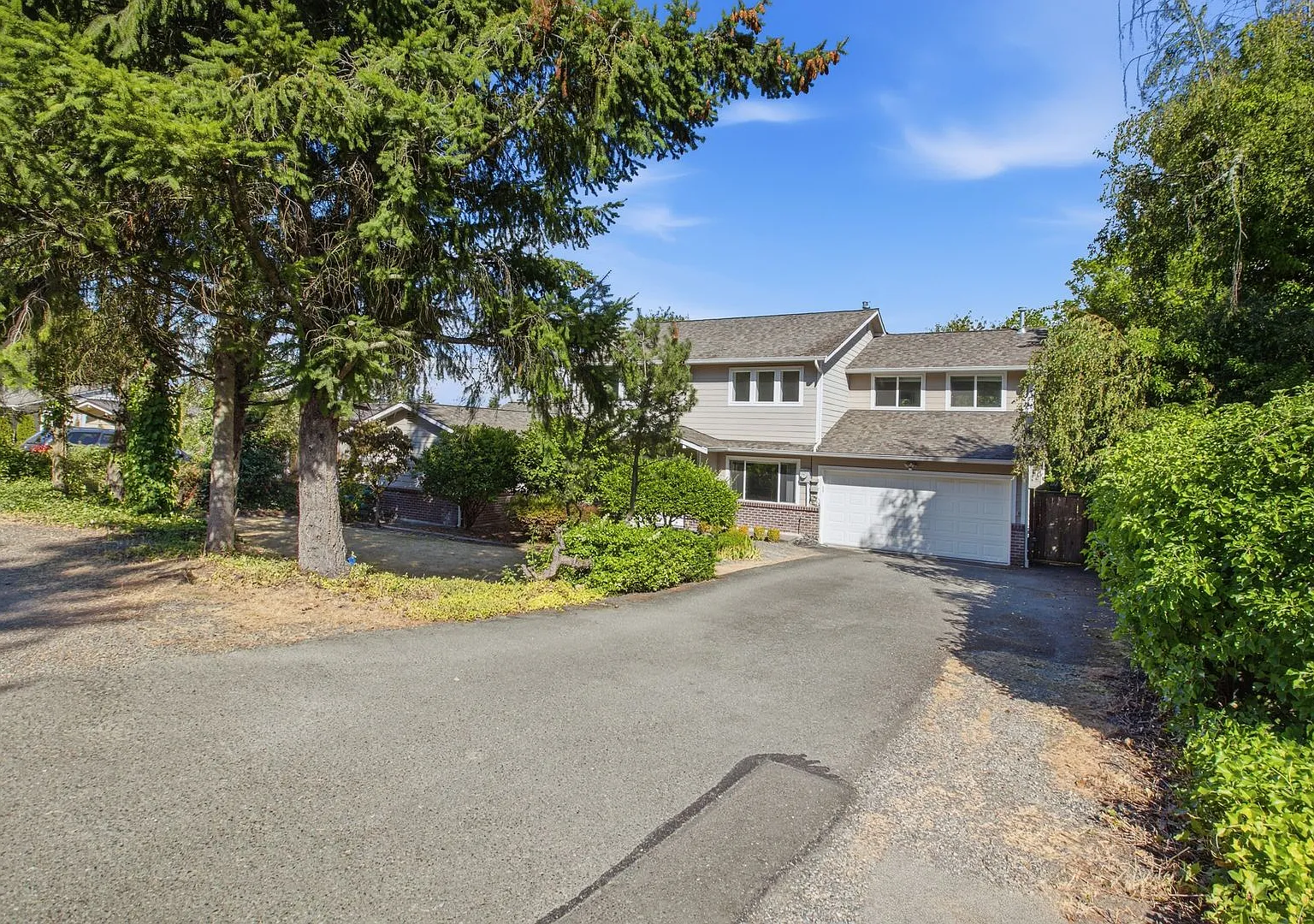 Bellevue Custom Built Home — Photo 2