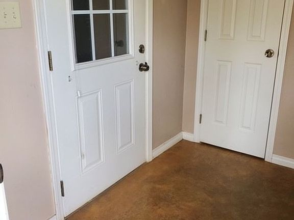 2nd image of 703 Splane Dr Unit 12