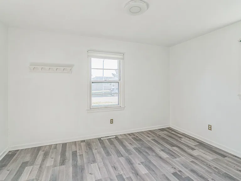 1676 Brittany Ln — Photo 10