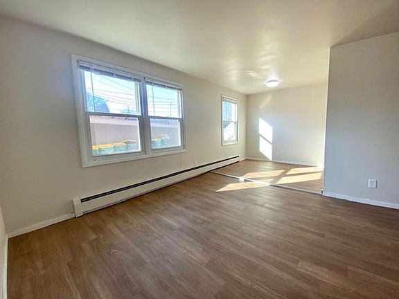 5th image of 805 Shawano Ave APT 1