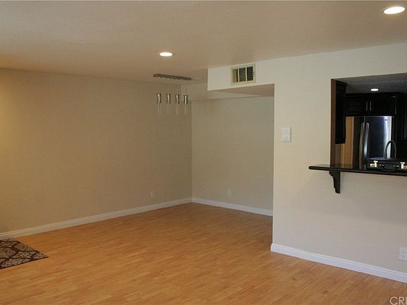 4th image of 630 S Lake St APT 103