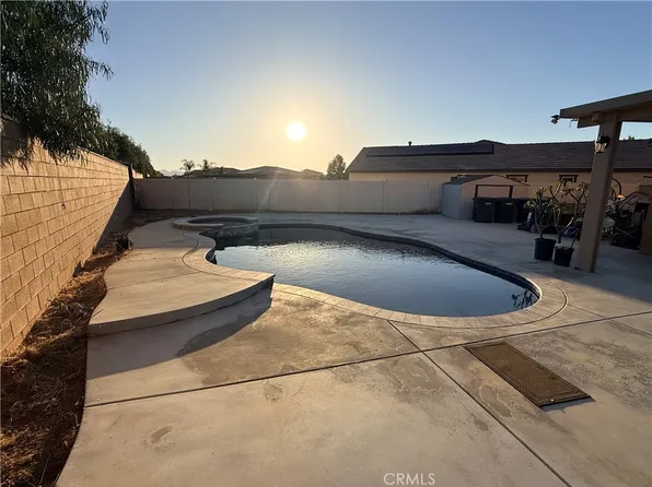 457 Cimarron Dr, Perris, CA 92570