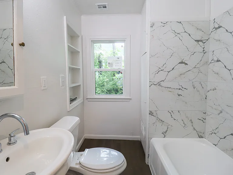 1008 E King Pl — Photo 19