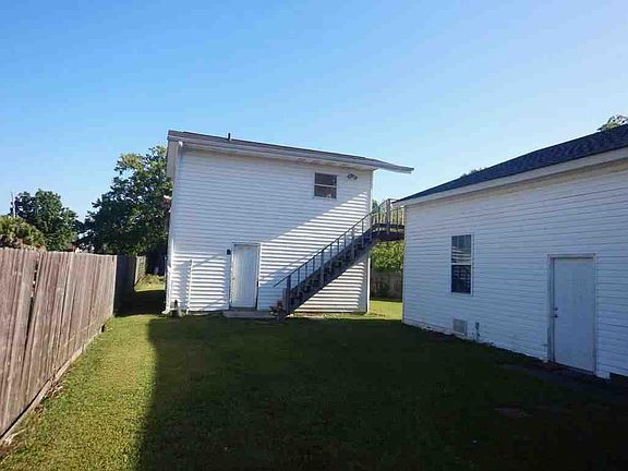 5th image of 2120 Oakview Dr