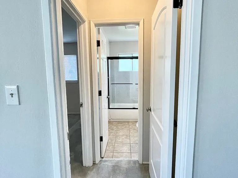 466 N Fair Oaks Avenue — Photo 7