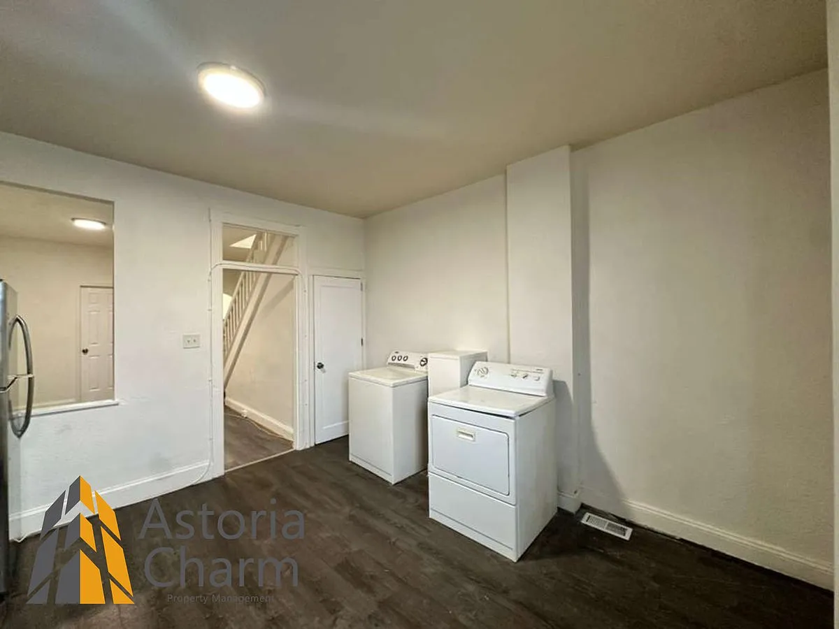 2542 W Fayette St - 2542 W Fayette St — Photo 1