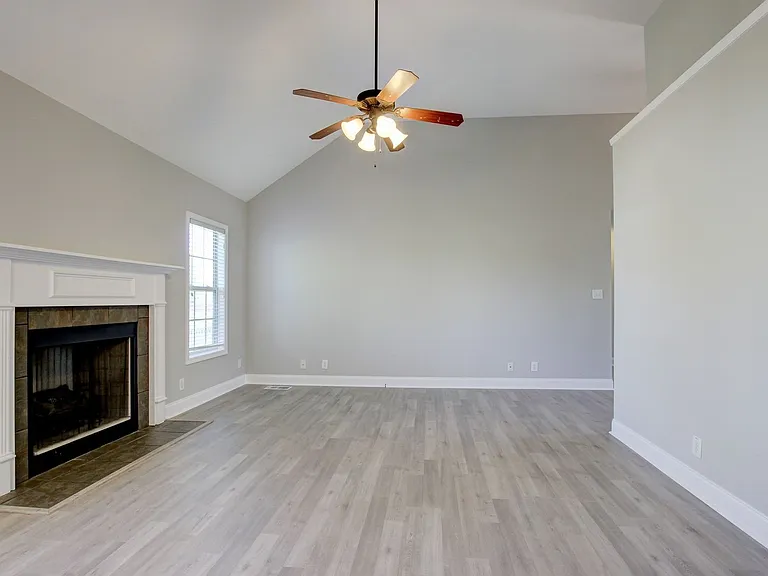 1384 Borrowdale Dr — Photo 2