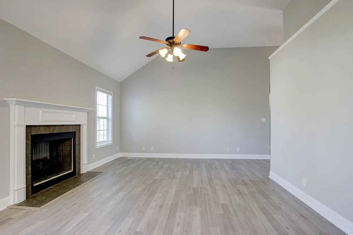 Building Photo - 1384 Borrowdale Dr