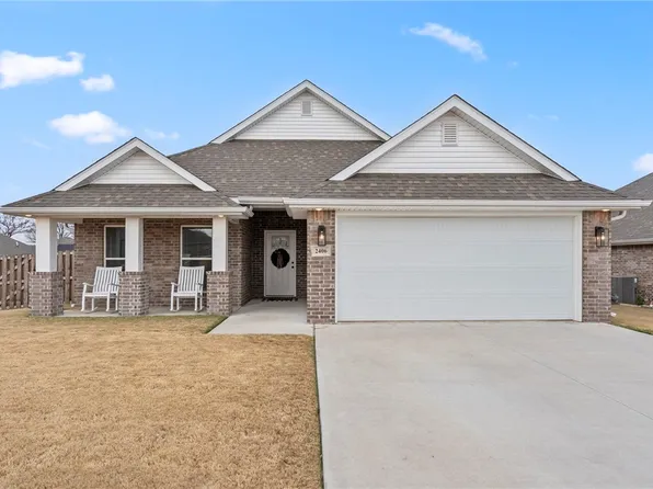 2406 Graham Ln, Pea Ridge, AR 72751