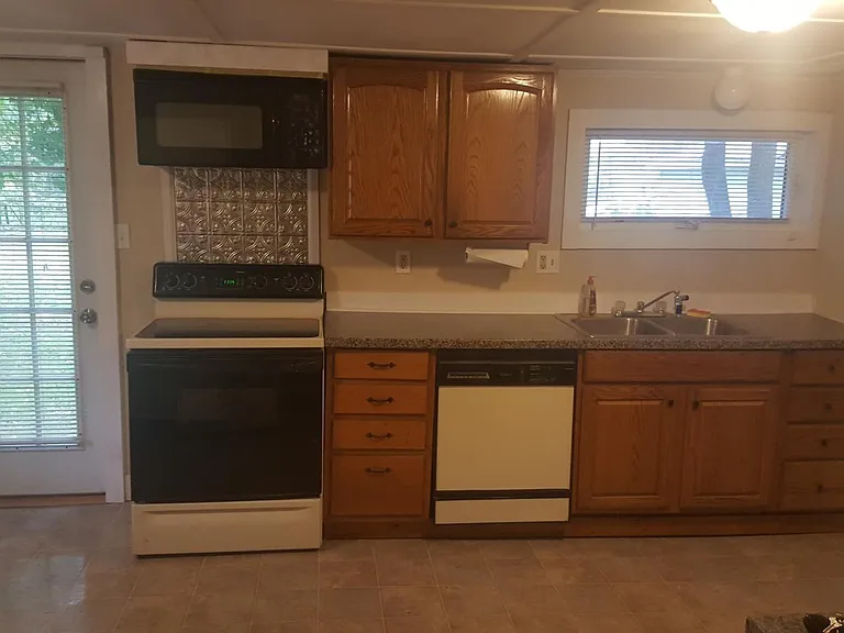315 S Mulberry St — Photo 5