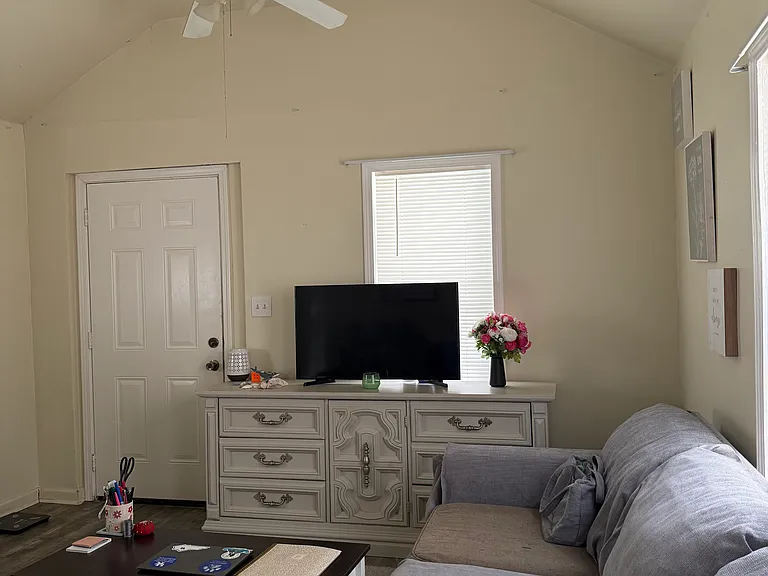 1328 Camden Ave — Photo 22