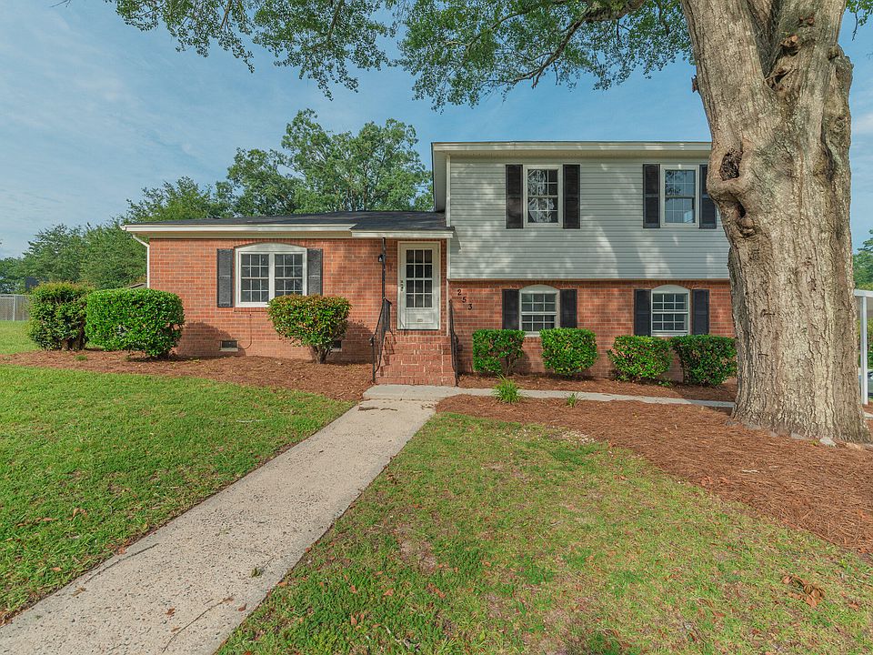 1st image of 253 Oak Lake Drive
