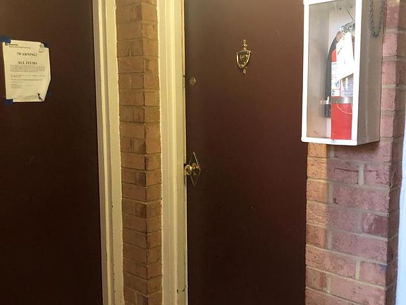 5th image of 3874 Lyndhurst Dr APT 101