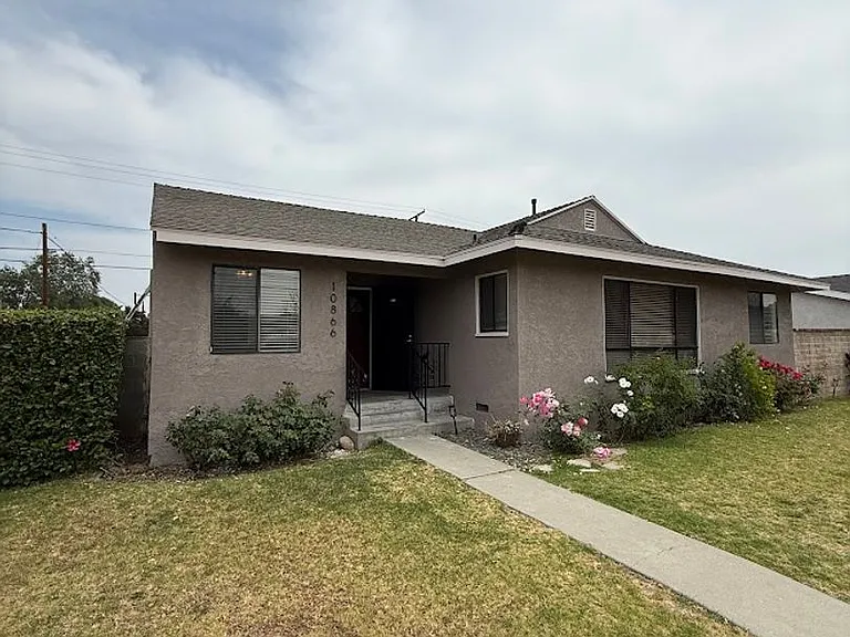 10866 Gerald Ave — Photo 2