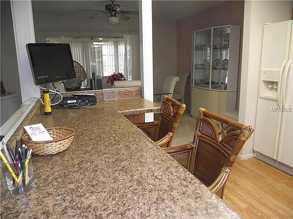 Kitchen Breakfast Bar