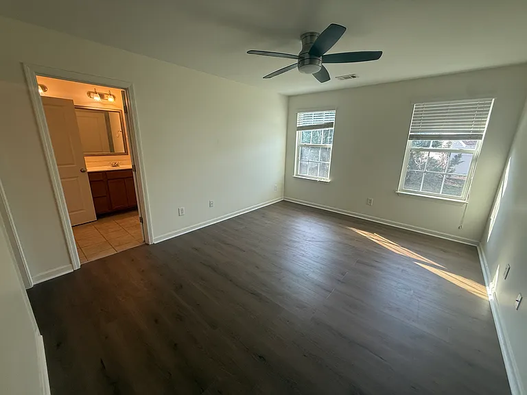 221 Rivers Edge Cir — Photo 8