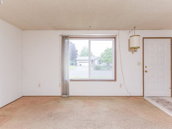 5th image of 5424 NE 49th Ave