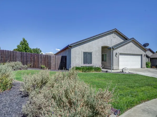 490 Springtime Ln, Red Bluff, CA 96080