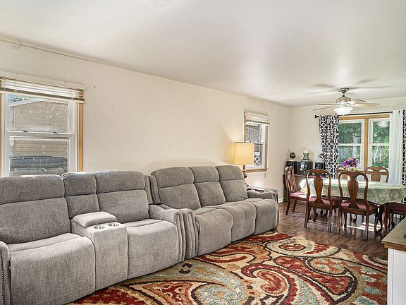5th image of 508 N Sierra Dr