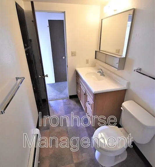 805 W Villard St #7 — Photo 12