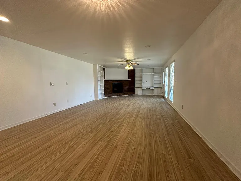 532 Oak Grove Ln — Photo 11