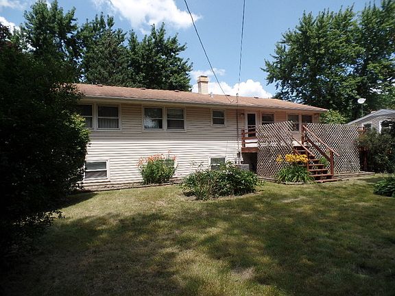 3rd image of 1750 Kingston Cir