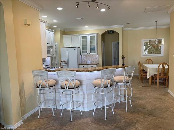4th image of 10522 Diamante Way
