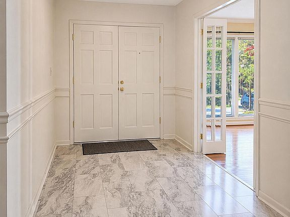 2nd image of 2804 Peabody Cir SE