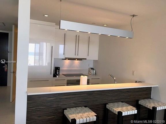 4th image of 2201 Collins Ave #1022