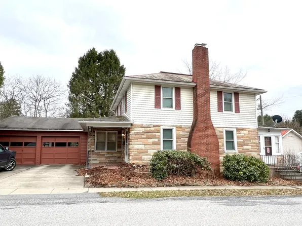 18 Cherry St, Brookville, PA 15825